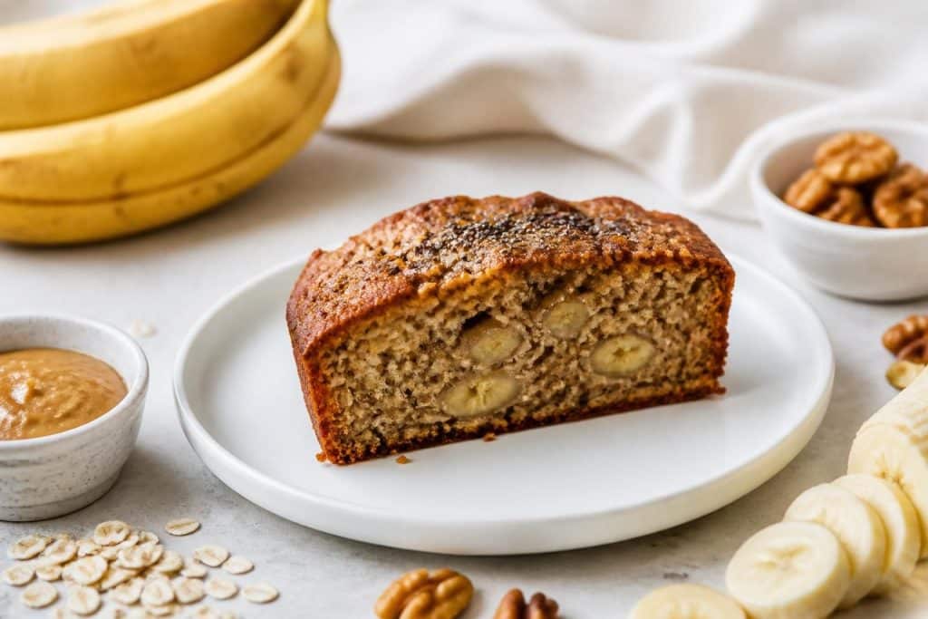 découvrez notre recette facile et moelleuse de banana bread healthy, sans sucre ajouté, pour un goûter délicieux et sain à partager en famille.